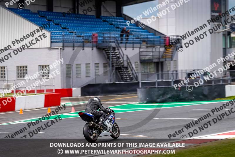 donington no limits trackday;donington park photographs;donington trackday photographs;no limits trackdays;peter wileman photography;trackday digital images;trackday photos